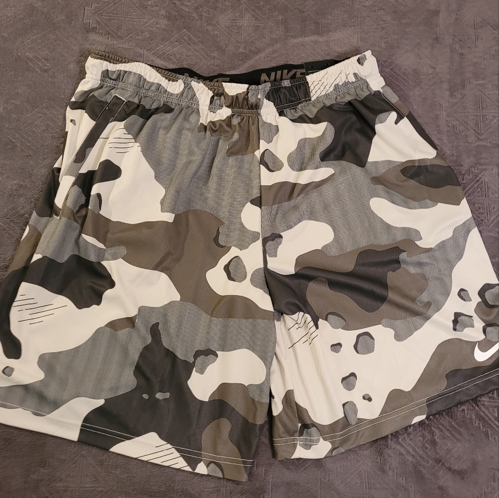 Men's Nike Shorts Camo 2XL